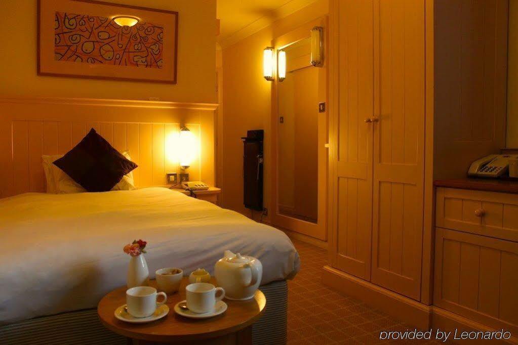 Waterloo Hotel كروثورن الغرفة الصورة