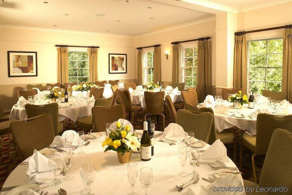 Waterloo Hotel كروثورن المطعم الصورة